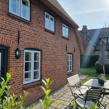 Hues Lorenzen Oevenum