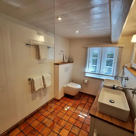 Daire Hues Lorenzen *